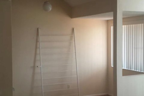 Condo in Winter Haven, Florida, 2 bedrooms  № 2387729 - photo 6