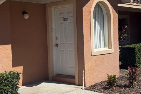 Condo in Winter Haven, Florida, 2 bedrooms  № 2387729 - photo 2
