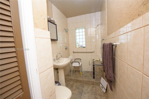 House in Homestead, Florida 2 bedrooms, 130.43 sq.m. № 2262929 - photo 21