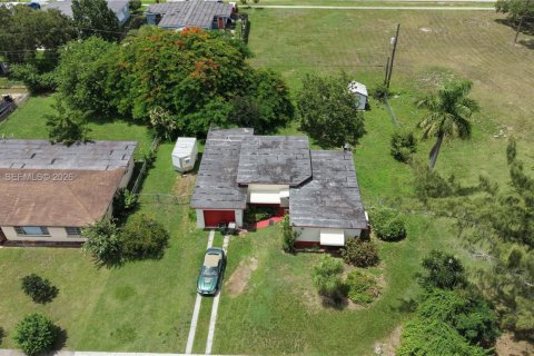 House in Homestead, Florida 2 bedrooms, 130.43 sq.m. № 2262929 - photo 11