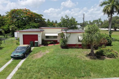 Casa en Homestead, Florida 2 dormitorios, 130.43 m2 № 2262929