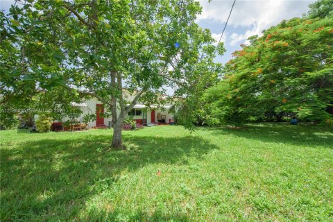 House in Homestead, Florida 2 bedrooms, 130.43 sq.m. № 2262929 - photo 15