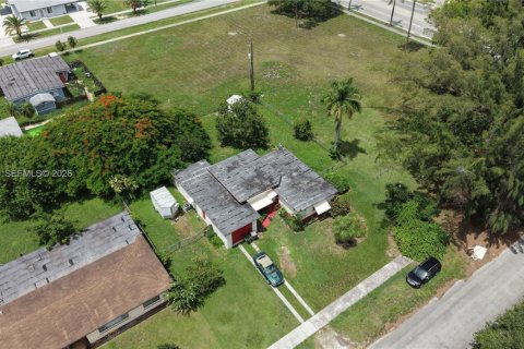 House in Homestead, Florida 2 bedrooms, 130.43 sq.m. № 2262929 - photo 8