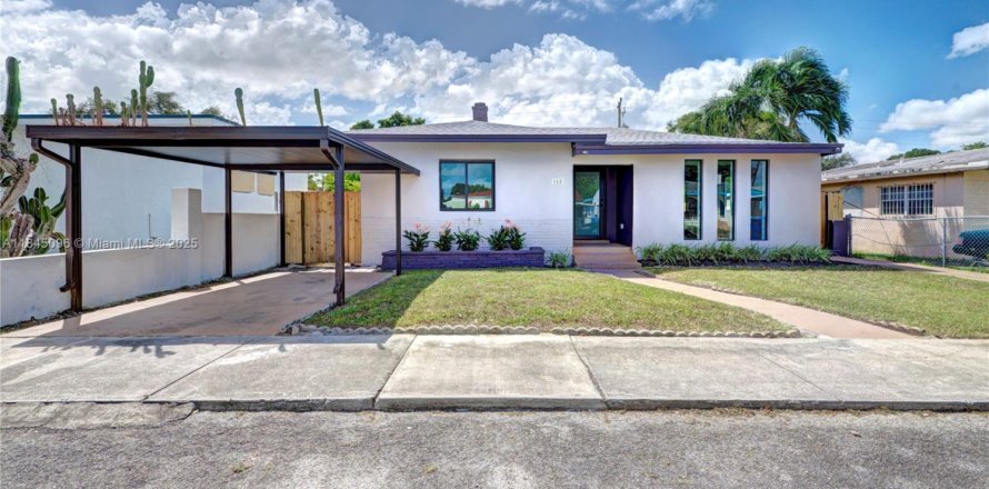 Casa en Miami, Florida 4 dormitorios, 140.93 m2 № 1842432