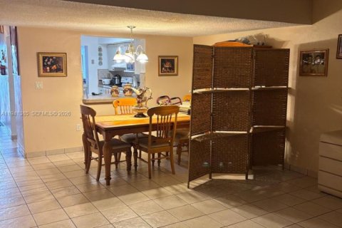 Villa ou maison à vendre à Hialeah, Floride: 3 chambres, 148.64 m2 № 1998589 - photo 19