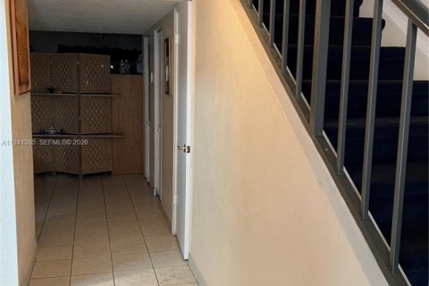 Villa ou maison à vendre à Hialeah, Floride: 2 chambres, 148.64 m2 № 1998589 - photo 4