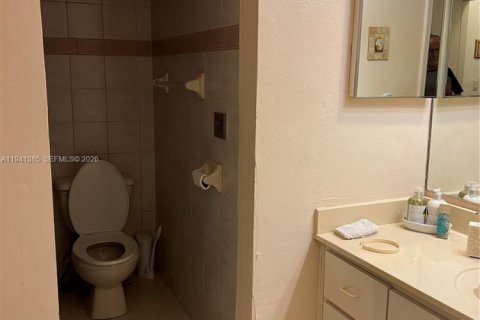 Villa ou maison à vendre à Hialeah, Floride: 2 chambres, 148.64 m2 № 1998589 - photo 10