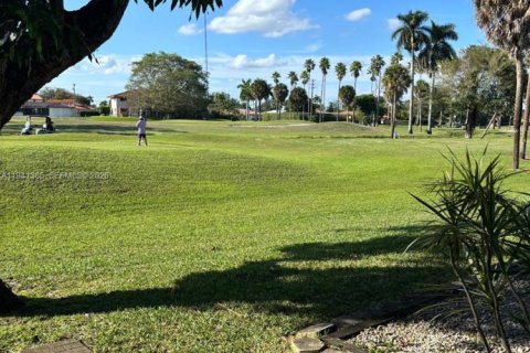 Villa ou maison à vendre à Hialeah, Floride: 3 chambres, 148.64 m2 № 1998589 - photo 11
