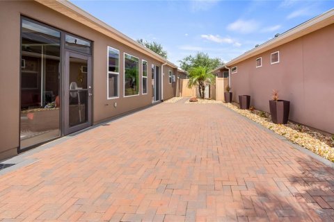 Villa ou maison à vendre à Groveland, Floride: 2 chambres, 145.67 m2 № 2415502 - photo 23