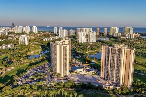 Снять в аренду таунхаус в Авентура, Флорида 3 спальни, 232.26м2, № 2053248 - фото 23