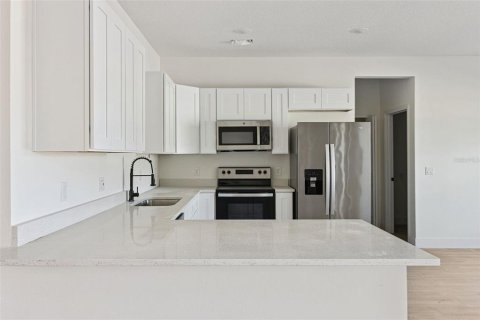 Villa ou maison à vendre à Kissimmee, Floride: 3 chambres, 147.53 m2 № 2232973 - photo 2