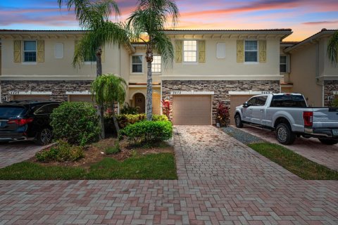 Townhouse in Stuart, Florida 3 bedrooms, 149.94 sq.m. № 2084055