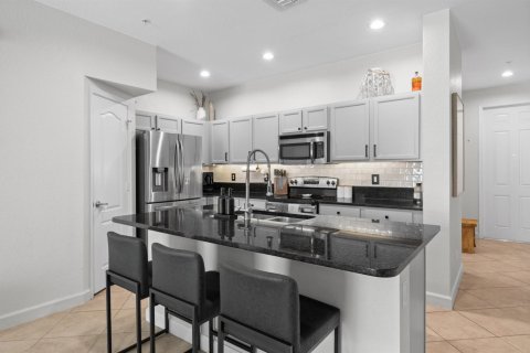 Townhouse in Stuart, Florida 3 bedrooms, 149.94 sq.m. № 2084055 - photo 6