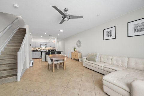 Townhouse in Stuart, Florida 3 bedrooms, 149.94 sq.m. № 2084055 - photo 11