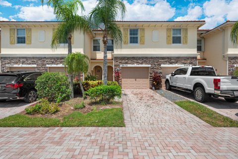 Townhouse in Stuart, Florida 3 bedrooms, 149.94 sq.m. № 2084055 - photo 2