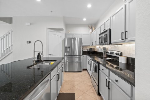 Townhouse in Stuart, Florida 3 bedrooms, 149.94 sq.m. № 2084055 - photo 7