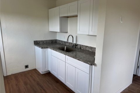 House in Sebring, Florida 2 bedrooms, 76.55 sq.m. № 1916570 - photo 7