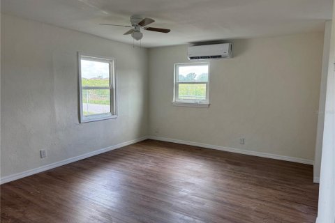 House in Sebring, Florida 2 bedrooms, 76.55 sq.m. № 1916570 - photo 5