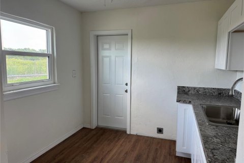 House in Sebring, Florida 2 bedrooms, 76.55 sq.m. № 1916570 - photo 8