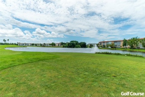 Condo in Coconut Creek, Florida, 1 bedroom  № 1766540 - photo 17
