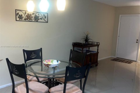 Condo in Coconut Creek, Florida, 1 bedroom  № 1766540 - photo 4
