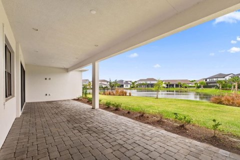 Casa en venta en Orlando, Florida, 4 dormitorios, 435.25 m2 № 1900320 - foto 14