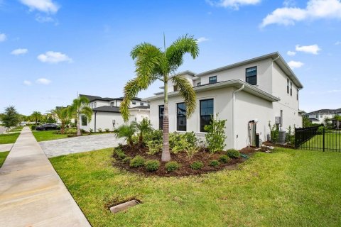 Casa en venta en Orlando, Florida, 4 dormitorios, 435.25 m2 № 1900320 - foto 5