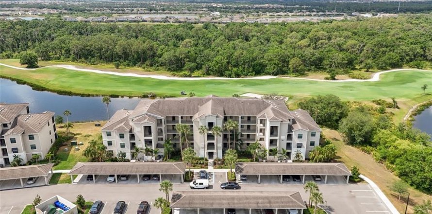Condo in Bradenton, Florida, 3 bedrooms in LAKEWOOD NATIONAL  № 1754692