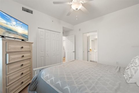 Condo in Bradenton, Florida, 3 bedrooms in LAKEWOOD NATIONAL  № 1754692 - photo 22