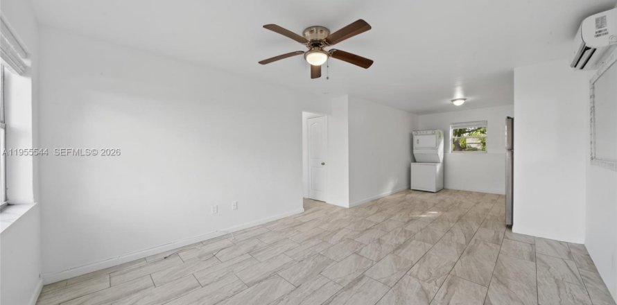 Villa ou maison à Miami, Floride 2 chambres, 145.48 m2 № 2012038