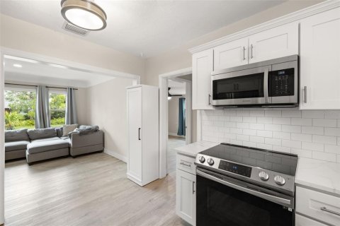 Casa en venta en Saint Petersburg, Florida, 3 dormitorios, 107.77 m2 № 1844617 - foto 8