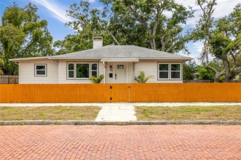 Casa en venta en Saint Petersburg, Florida, 3 dormitorios, 107.77 m2 № 1844617 - foto 1