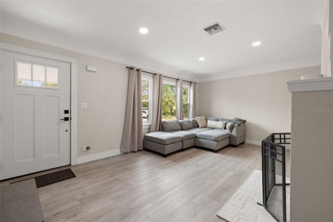 Casa en venta en Saint Petersburg, Florida, 3 dormitorios, 107.77 m2 № 1844617 - foto 5