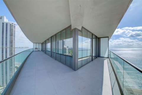 Снять в аренду кондоминиум в Санни-Айлс-Бич, Флорида 2 спальни, 107.86м2, № 1926926 - фото 22