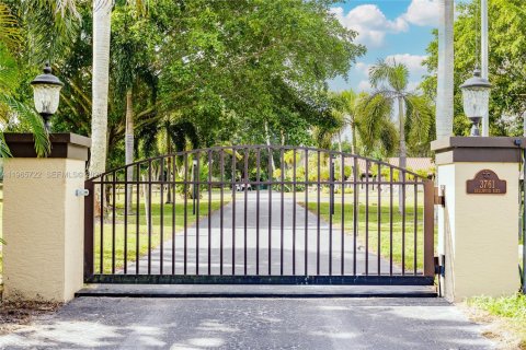 Villa ou maison à vendre à Loxahatchee Groves, Floride: 3 chambres, 235.23 m2 № 2081237 - photo 2