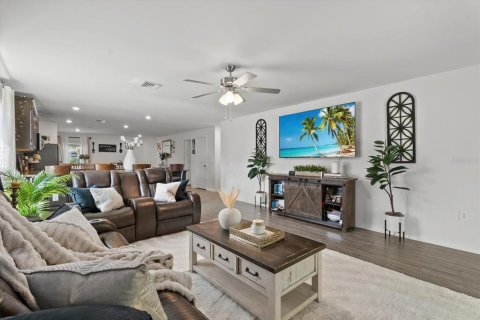 House in North Port, Florida 3 bedrooms, 156.91 sq.m. № 2394292 - photo 22