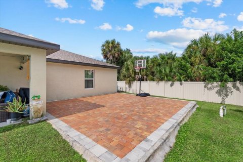 House in North Port, Florida 3 bedrooms, 156.91 sq.m. № 2394292 - photo 6
