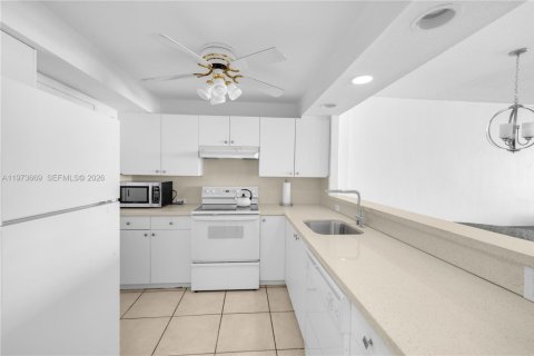 Condominio en venta en Hollywood, Florida, 1 dormitorio, 83.24 m2 № 2033327 - foto 15