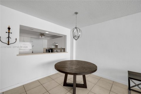Condominio en venta en Hollywood, Florida, 1 dormitorio, 83.24 m2 № 2033327 - foto 10