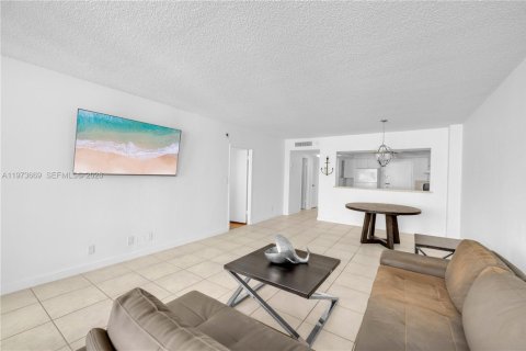 Condominio en venta en Hollywood, Florida, 1 dormitorio, 83.24 m2 № 2033327 - foto 14