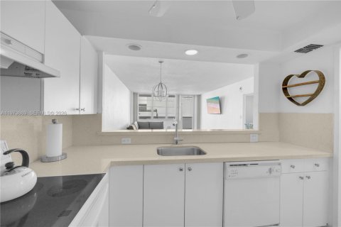 Condominio en venta en Hollywood, Florida, 1 dormitorio, 83.24 m2 № 2033327 - foto 16