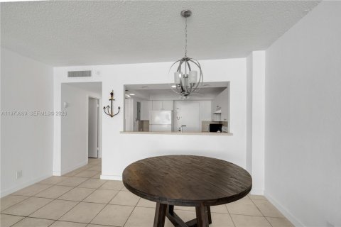 Condominio en venta en Hollywood, Florida, 1 dormitorio, 83.24 m2 № 2033327 - foto 11