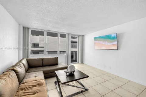 Condominio en venta en Hollywood, Florida, 1 dormitorio, 83.24 m2 № 2033327 - foto 12