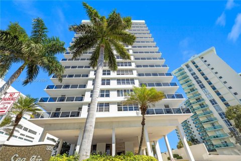 Condominio en venta en Hollywood, Florida, 1 dormitorio, 83.24 m2 № 2033327 - foto 3