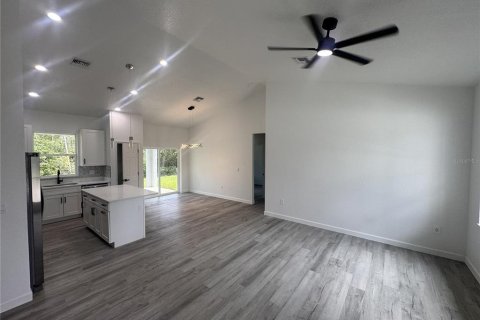 House in Sebring, Florida 3 bedrooms, 139.82 sq.m. № 2198594 - photo 3