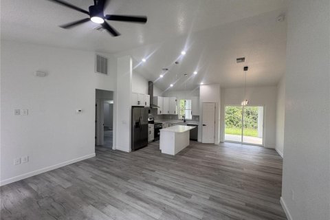 House in Sebring, Florida 3 bedrooms, 139.82 sq.m. № 2198594 - photo 4