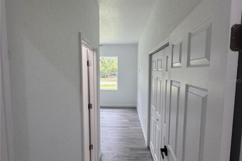 House in Sebring, Florida 3 bedrooms, 139.82 sq.m. № 2198594 - photo 12