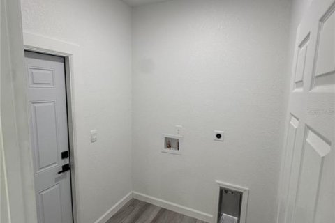House in Sebring, Florida 3 bedrooms, 139.82 sq.m. № 2198594 - photo 15