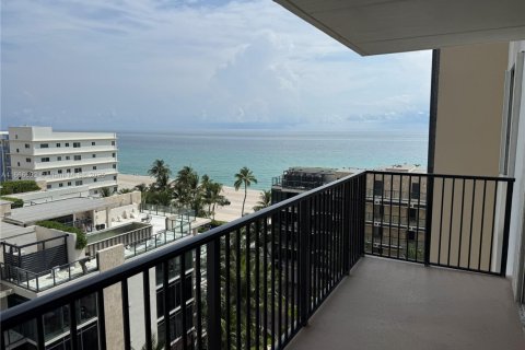 Condo in Hollywood, Florida, 2 bedrooms  № 1981345 - photo 30