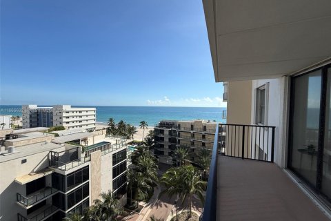 Condo in Hollywood, Florida, 2 bedrooms  № 1981345 - photo 27